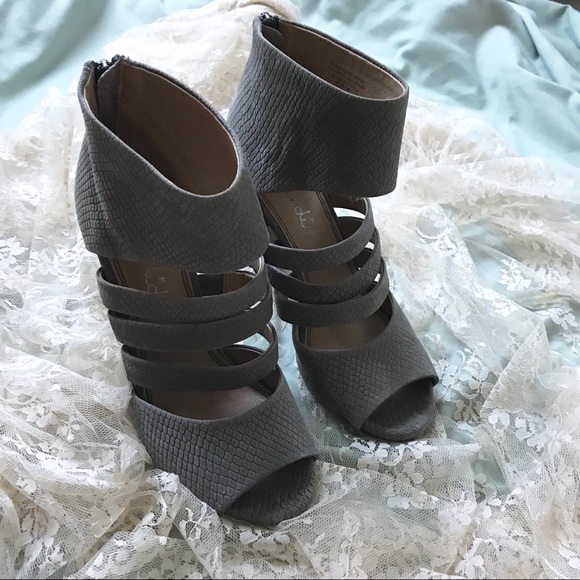 SPLENDID Gray Croco Nubuck Upper - Picture 2 of 5